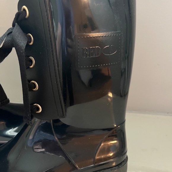 RED Valentino | Lace-Up Rain Boots in black - Picture 6 of 7